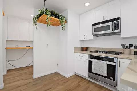 Kitchen - 1230 Caminito Septimo, Cardiff By The Sea, CA 92007 photo 2 of 3
