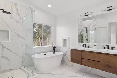 Bath - 2238 Brookhaven Pass, Vista, CA 92081 photo 1 of 5