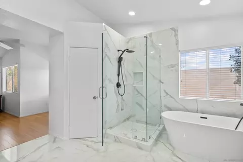 Bath - 2238 Brookhaven Pass, Vista, CA 92081 photo 4 of 5