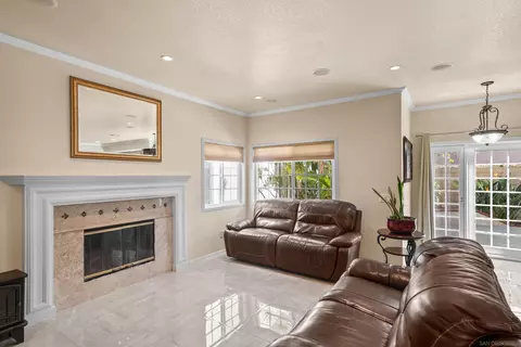 Living - 2238 Brookhaven Pass, Vista, CA 92081 photo 4 of 4