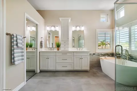 Bath - 12547 Eclipse Pl, San Diego, CA 92129 photo 2 of 4
