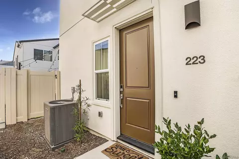 223 Foliage Pl, Fallbrook, CA 92028