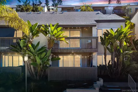 8533 Villa La Jolla Dr #C, La Jolla, CA 92037