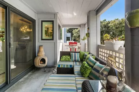 Exterior - 943 Intrepid Ct, Del Mar, CA 92014 photo 4 of 5