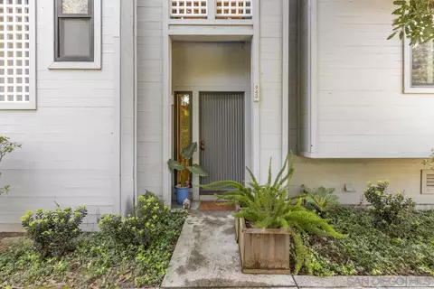 Exterior - 943 Intrepid Ct, Del Mar, CA 92014 photo 3 of 5