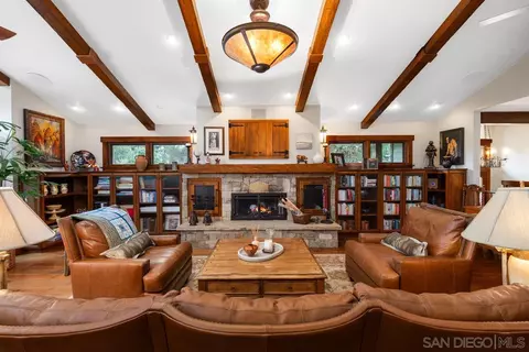 Living - 2542 5th St, Encinitas, CA 92024 photo 2 of 4
