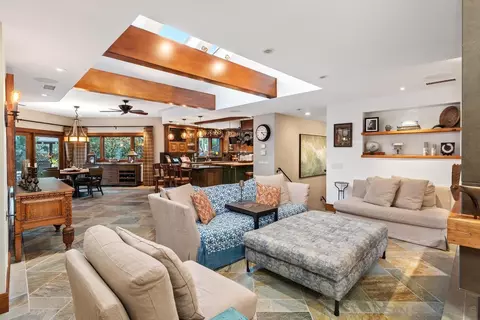 Living - 2542 5th St, Encinitas, CA 92024 photo 3 of 4