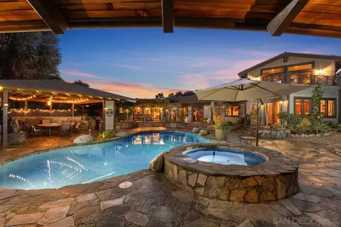 2542 5th St, Encinitas, CA 92024