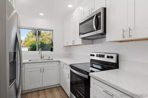 Kitchen - 313 Harrisburg Dr, Encinitas, CA 92024 photo 3 of 3