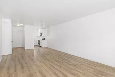 Living - 313 Harrisburg Dr, Encinitas, CA 92024 photo 2 of 2