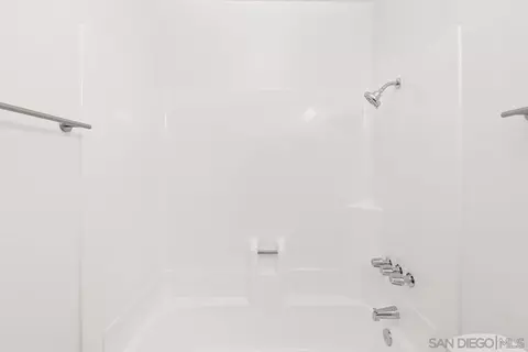 Bath - 313 Harrisburg Dr, Encinitas, CA 92024 photo 3 of 3