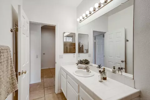 Bath - 41649 Monterey Pl, Temecula, CA 92591 photo 2 of 7