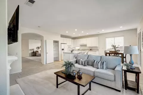 Living - 41649 Monterey Pl, Temecula, CA 92591 photo 3 of 4