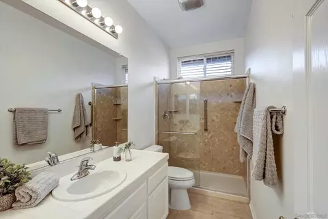 Bath - 41649 Monterey Pl, Temecula, CA 92591 photo 1 of 7