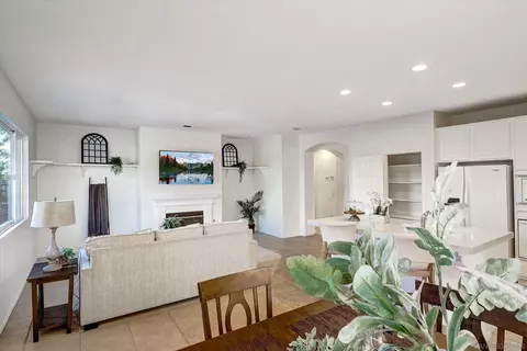 Dining - 41649 Monterey Pl, Temecula, CA 92591 photo 4 of 4