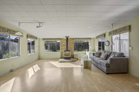 Living - 2124 Ildica Ct, Spring Valley, CA 91977 photo 3 of 4
