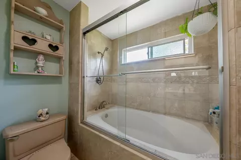 Bath - 1733 La Valhalla Pl, El Cajon, CA 92019 photo 3 of 3