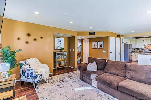 Living - 2468 Night Star Pl, Alpine, CA 91901 photo 5 of 5