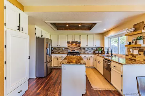 Kitchen - 2468 Night Star Pl, Alpine, CA 91901 photo 1 of 5