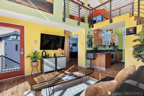 Living - 761 2nd St, Encinitas, CA 92024 photo 3 of 4