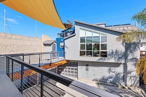 Exterior - 761 2nd St, Encinitas, CA 92024 photo 6 of 9