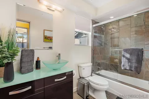 Bath - 761 2nd St, Encinitas, CA 92024 photo 2 of 2