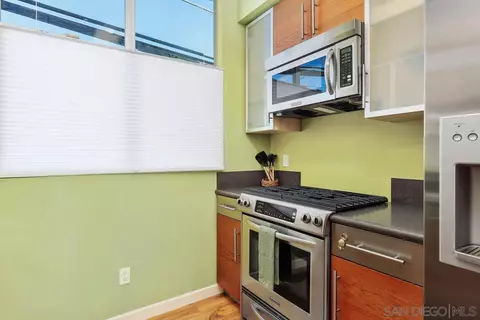 Kitchen - 761 2nd St, Encinitas, CA 92024 photo 3 of 4