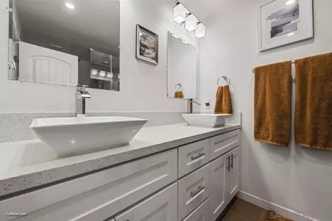 Bath - 3126 Del Rey Ave, Carlsbad, CA 92009 photo 1 of 3