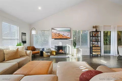 Living - 3126 Del Rey Ave, Carlsbad, CA 92009 photo 4 of 5