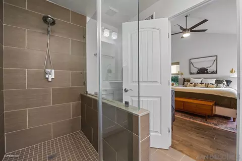 Bath - 3126 Del Rey Ave, Carlsbad, CA 92009 photo 2 of 3