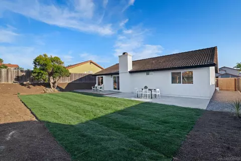 Exterior - 4642 Rose Dr, Oceanside, CA 92056 photo 7 of 11