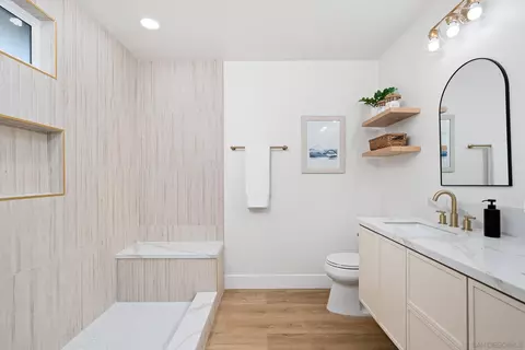 Bath - 4642 Rose Dr, Oceanside, CA 92056 photo 2 of 5