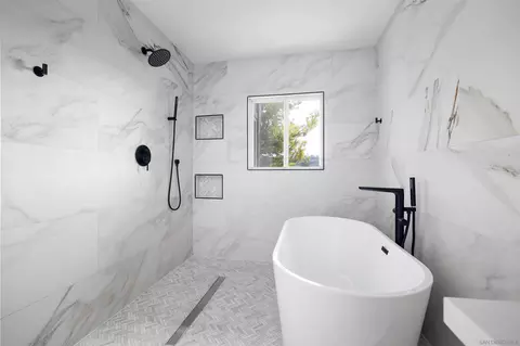 Bath - 5 Greenview, Carlsbad, CA 92009 photo 2 of 3
