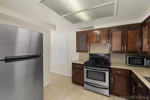 Kitchen - 421 Richfield Ave, El Cajon, CA 92020 photo 5 of 6