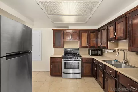 Kitchen - 421 Richfield Ave, El Cajon, CA 92020 photo 6 of 6