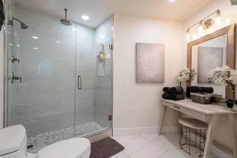 Bath - 1337 Friends Way, Fallbrook, CA 92028 photo 2 of 4