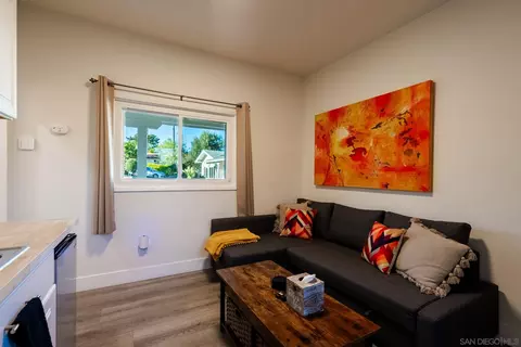 Living - 1337 Friends Way, Fallbrook, CA 92028 photo 5 of 5