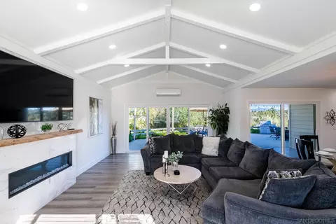 Dining - 1337 Friends Way, Fallbrook, CA 92028 photo 1 of 6