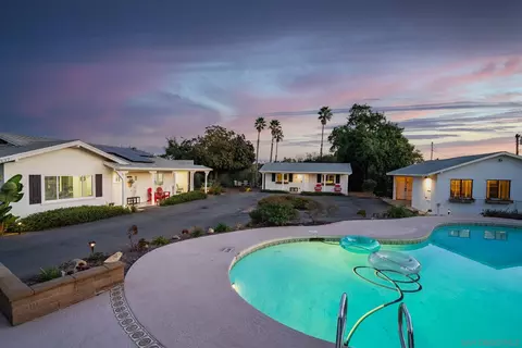 Exterior - 1337 Friends Way, Fallbrook, CA 92028 photo 5 of 25