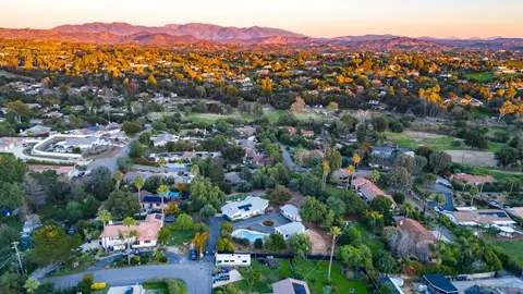 View/Area - 1337 Friends Way, Fallbrook, CA 92028 photo 2 of 8