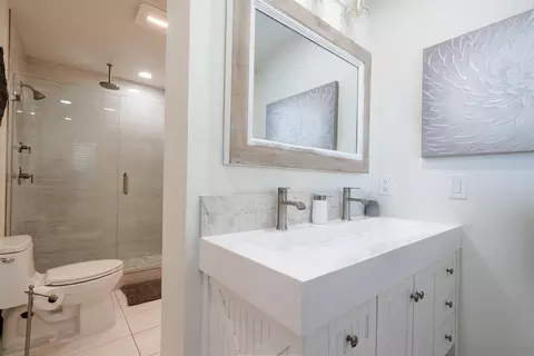 Bath - 1337 Friends Way, Fallbrook, CA 92028 photo 1 of 4