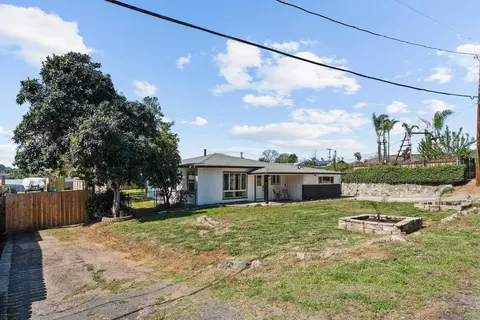 9764 Pino Dr, Lakeside, CA 92040