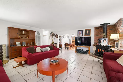 8879 Innsdale Ave, Spring Valley, CA 91977 photo 11