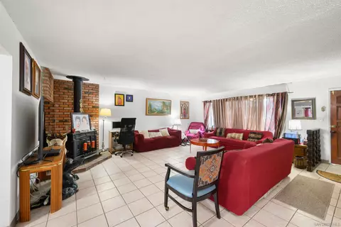 8879 Innsdale Ave, Spring Valley, CA 91977 photo 9