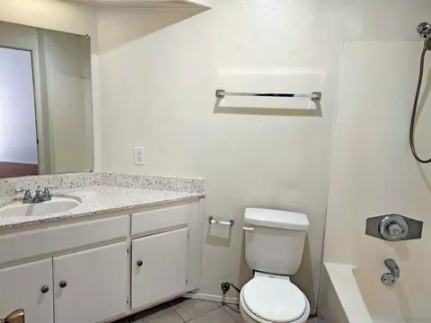 Bath - 3051 Brookpine Ct, Spring Valley, CA 91978 photo 2 of 2