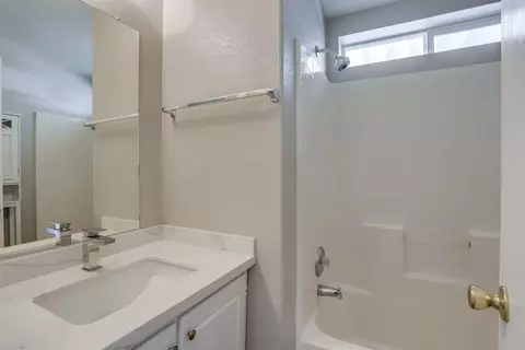 Bath - 1120 E Mission Rd #SPC 93, Fallbrook, CA 92028 photo 1 of 4