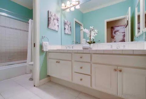 Bath - 16157 Country Day Rd, Poway, CA 92064 photo 6 of 6