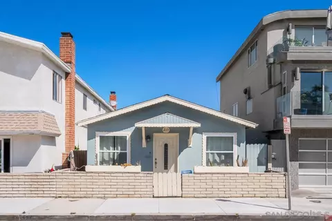 215 30th St, Newport Beach, CA 92663