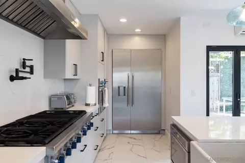 1233 Bush St, San Diego, CA 92103