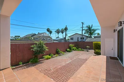 Exterior - 5622 Taft Ave, La Jolla, CA 92037 photo 7 of 8